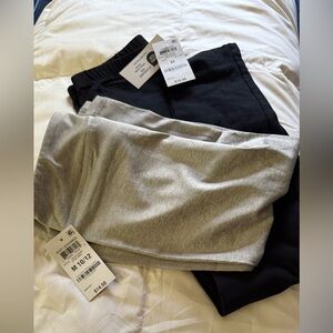 2-Pair of Girls Leggings  Size M  GREY and BLACK.  SOLD TOGETHER